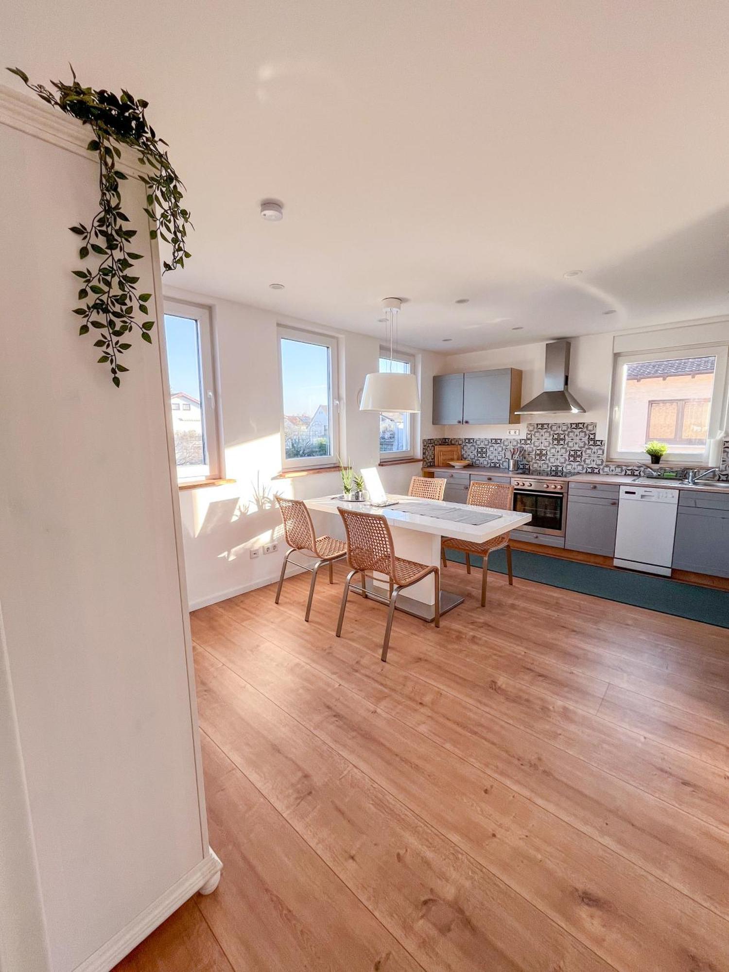 Helle Und Gemuetliche Ferienwohnung In Lorsch Exterior photo